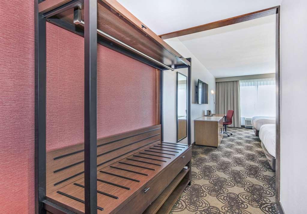 Doubletree By Hilton Raleigh-Cary Hotel Room photo